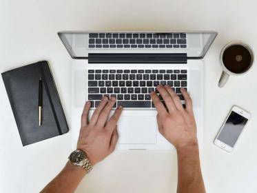 Stammzellen gegen Rückenschmerzen und Verletzungen der Wirbelsäule